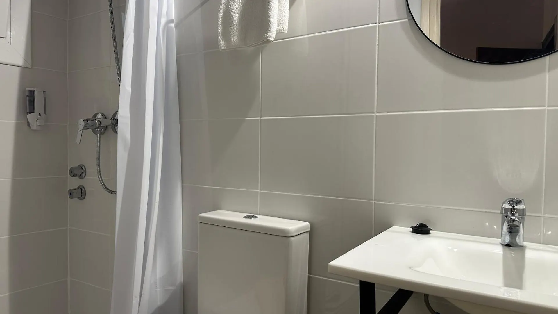 Fonda Can Setmanes Guest House Blanes 2*,