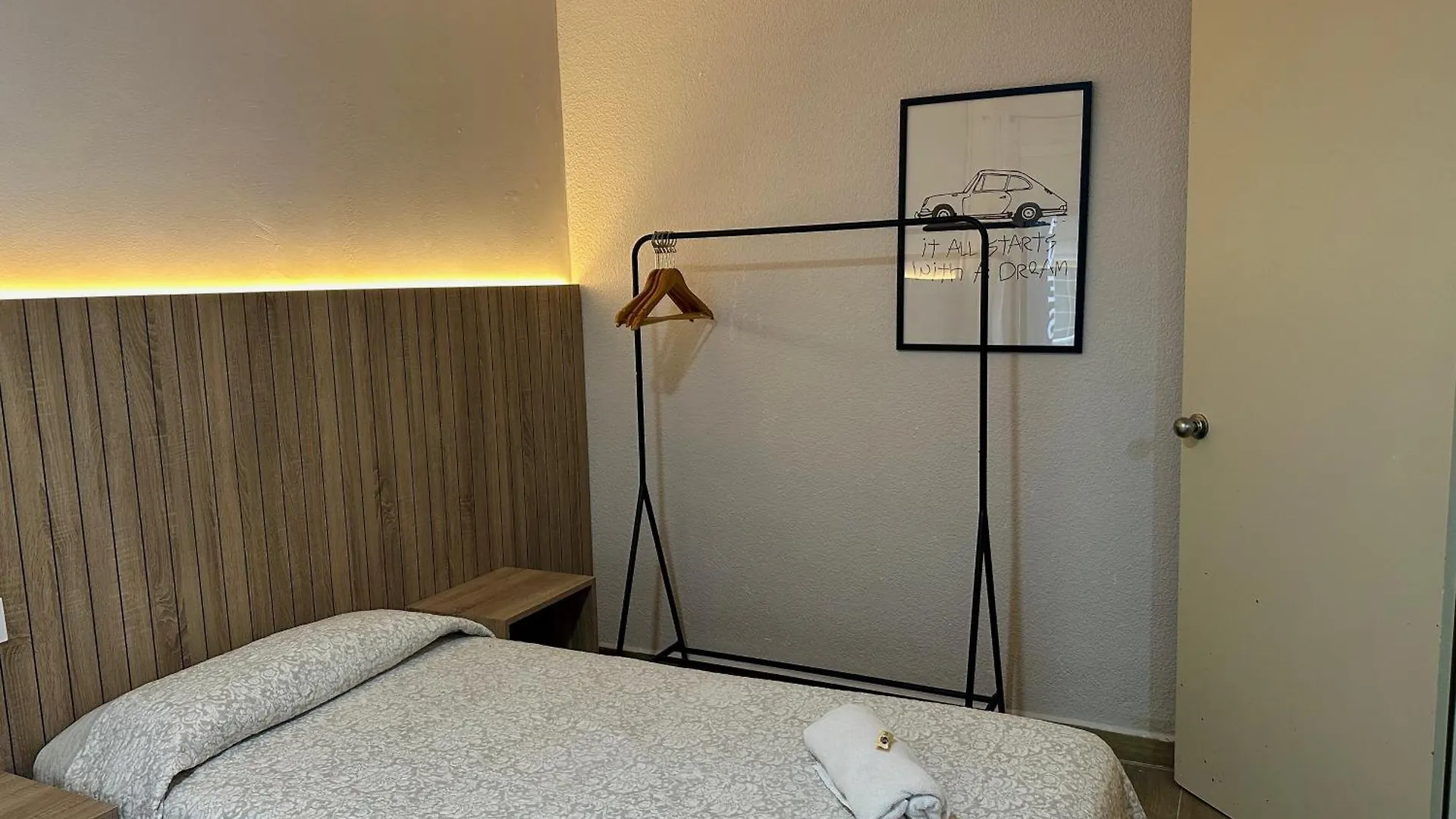 Fonda Can Setmanes Guest House Blanes